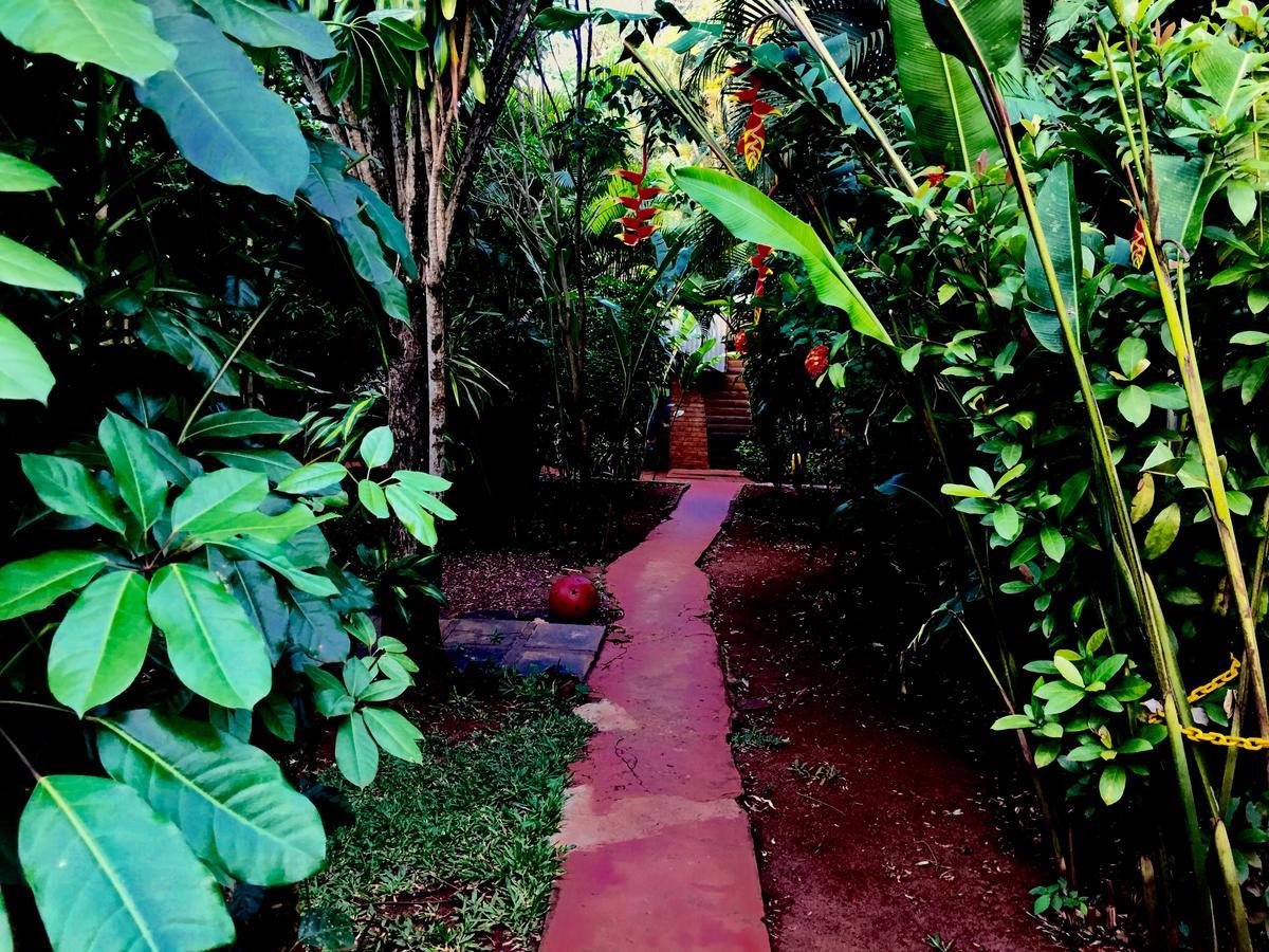 Garden Stone Vandrerhjem Puerto Iguazú Eksteriør bilde